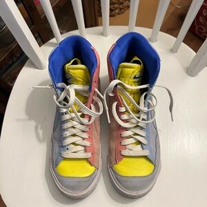 Nike Blazer kids mid 77 size 5.5 Blue and Yellow Sneakers with Colorful Design